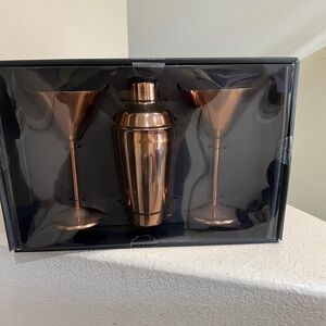 ARCH/ ‎ Mantle 3 Piece Barware Set Gold martini glass and shaker gift set